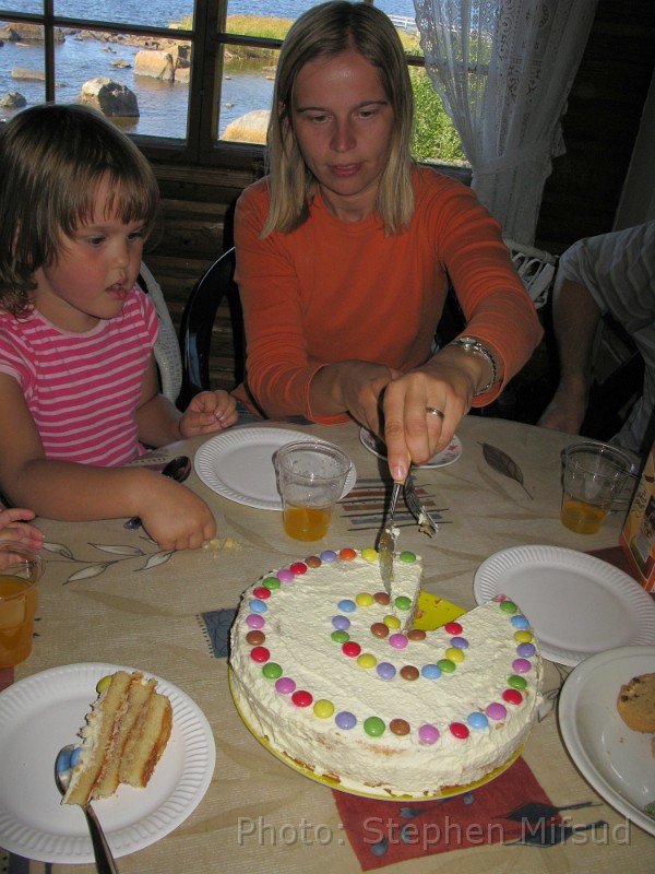 Bennas2010-6273.jpg - Happy birthday Malin - celebrated at the Summer Cottage.